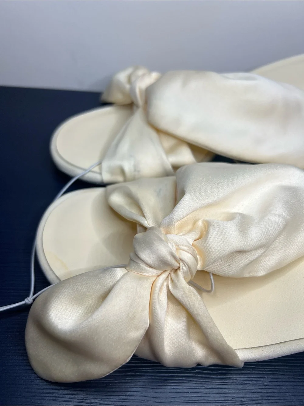 Neous Satin Knot Mule Heels in Cream Size 39 - Picture 8 of 17